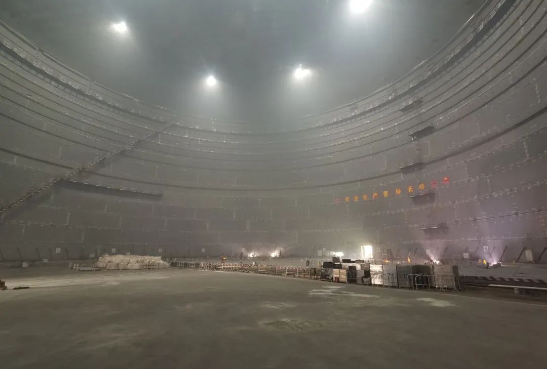 寰球六建公司承建的首台27万m3LNG储罐内罐壁板施工完美收官